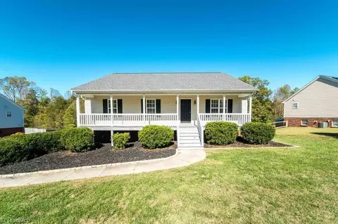 6936 Channel Forest Rd, Belews Creek, NC 27009