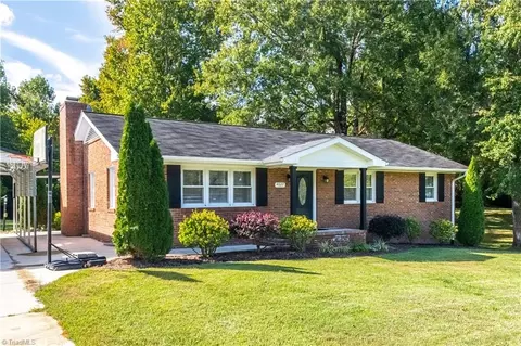 4027 Bluebonnet Dr, Greensboro, NC 27407
