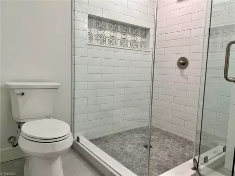 837 Willow Pl, High Point, NC 27260 photo 5