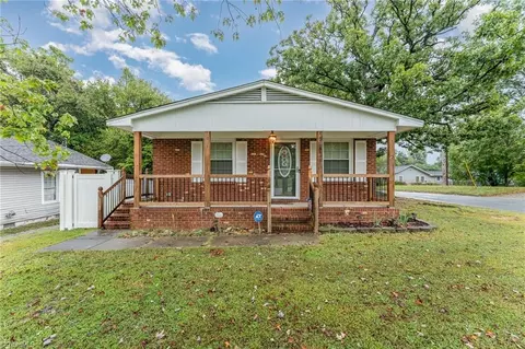 915 Park St, High Point, NC 27260