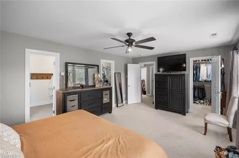 Bedroom - 2350 Birch View Dr, High Point, NC 27265 photo 2 of 8
