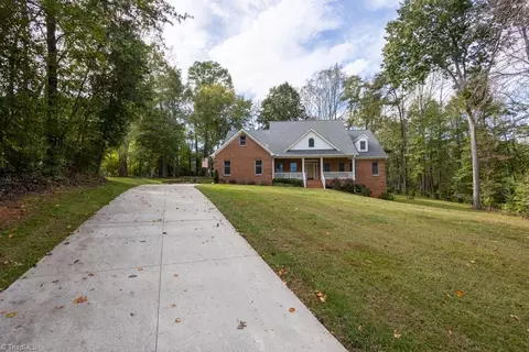 214 Lake Hunt Dr, Reidsville, NC 27320