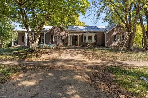 400 Patrick St, Eden, NC 27288