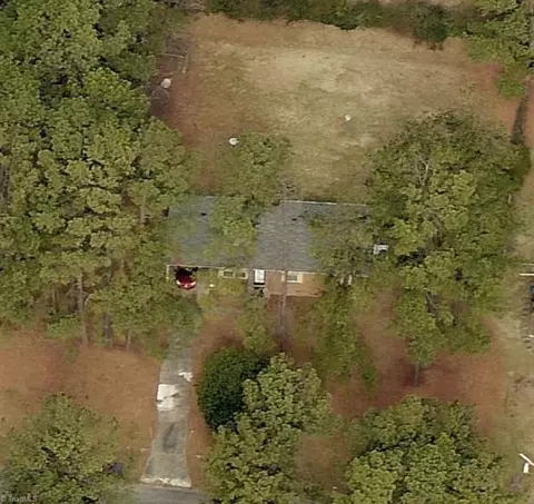 5423 Pine Level Dr, Browns Summit, NC 27214