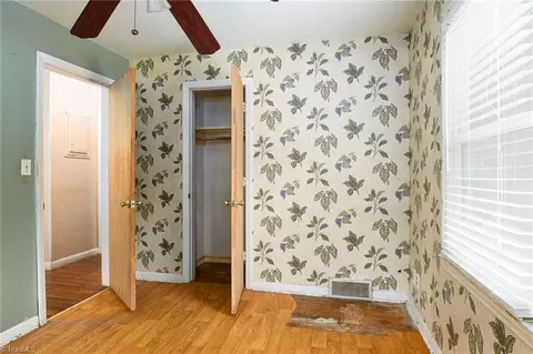 Bedroom - 712 Cliffside Ave, High Point, NC 27260 photo 5 of 7