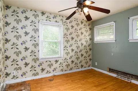 Bedroom - 712 Cliffside Ave, High Point, NC 27260 photo 4 of 7