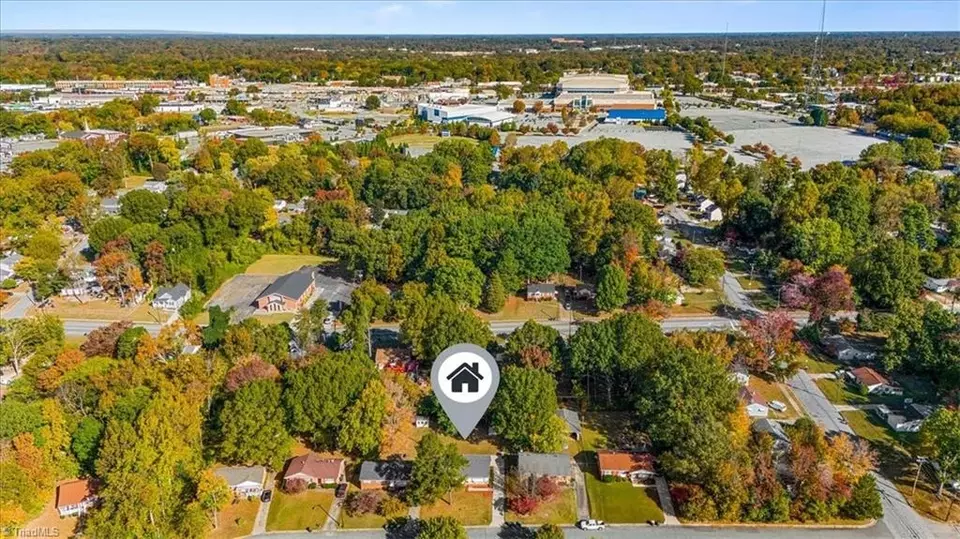 View/Area - 2108 Carpenter St, Greensboro, NC 27403 photo 10 of 13