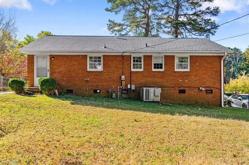 Exterior - 2108 Carpenter St, Greensboro, NC 27403 photo 6 of 7