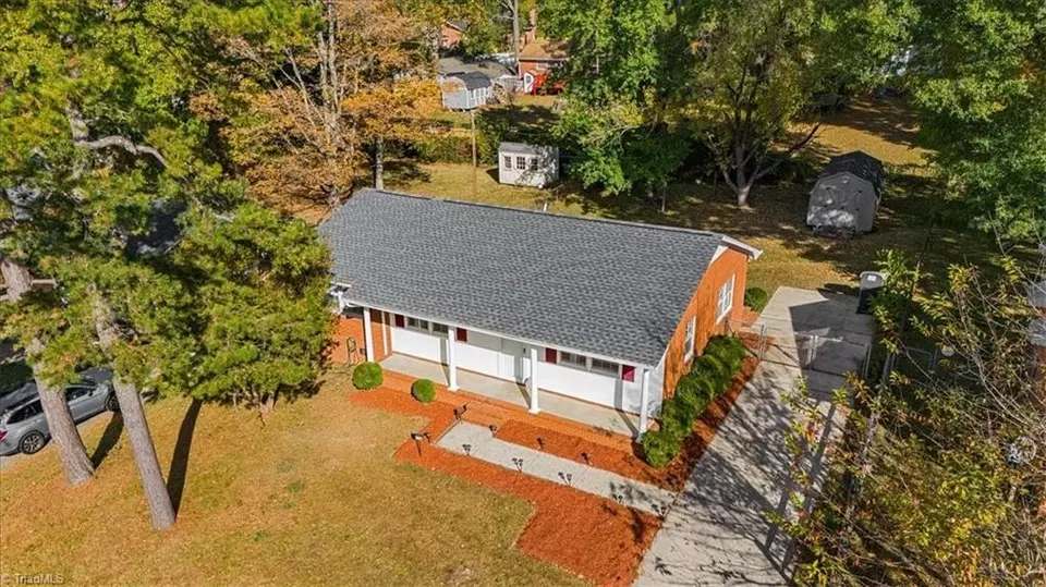 View/Area - 2108 Carpenter St, Greensboro, NC 27403 photo 1 of 13