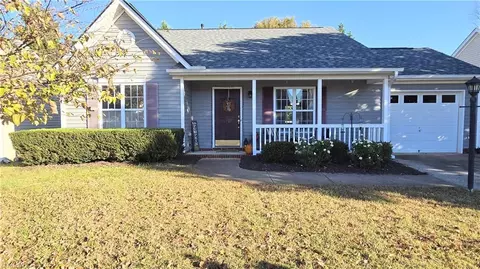 4841 Fallfield Dr, Kernersville, NC 27284