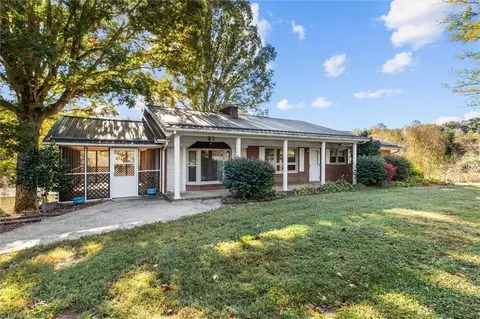 1507 Rogers Rd, Mount Airy, NC 27030