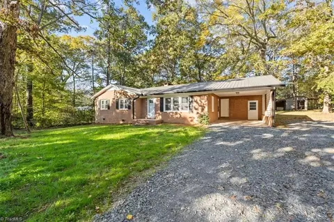 155 Eastwood Dr, Denton, NC 27239