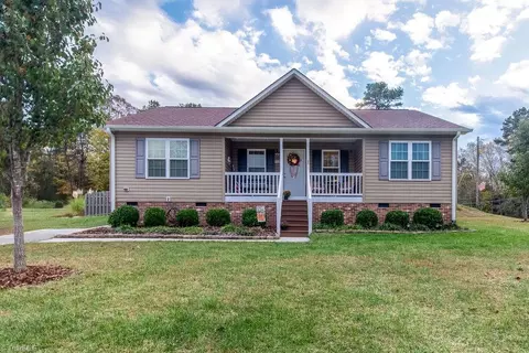 5226 Brook Cir, Archdale, NC 27263