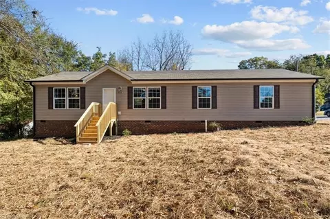 545 Coleridge Rd, Ramseur, NC 27316