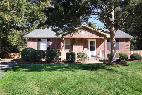 1711 Hanover Ct, High Point, NC 27265