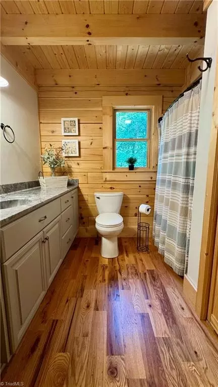 Bath - 711 Roaring River Dr, Hays, NC 28635 photo 2 of 4