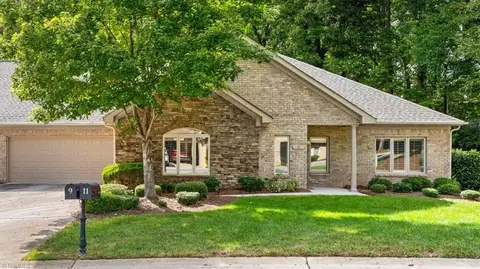 11 Annalisa Dr, Greensboro, NC 27455
