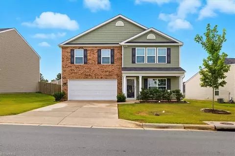 6854 Summerside Dr, Whitsett, NC 27377