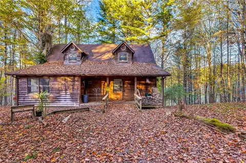 539 Four Coves Trl, Crumpler, NC 28617