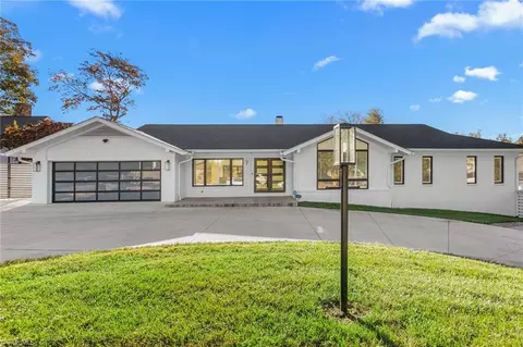700 Waycross Dr, Greensboro, NC 27410