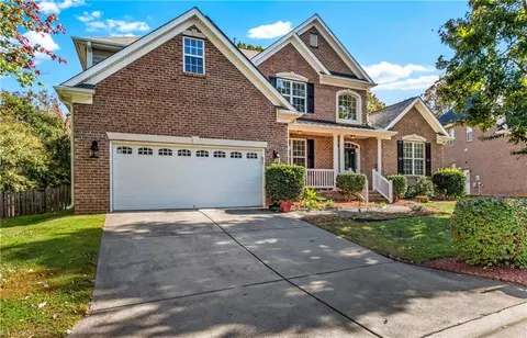 2023 Waterford Village Dr, Clemmons, NC 27012