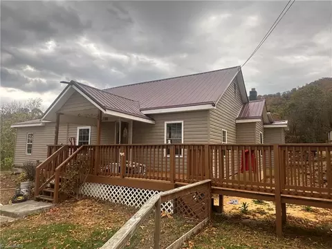 1603 Lead Mine Rd, Austinville, VA 24312