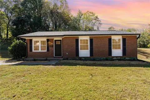 3924 Oak Ridge Dr, Winston Salem, NC 27105
