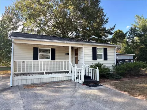 382 Aldean Dr, Lexington, NC 27295