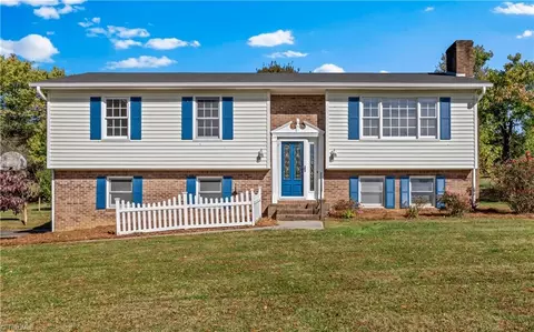 1180 Falkenberry Rd, King, NC 27021