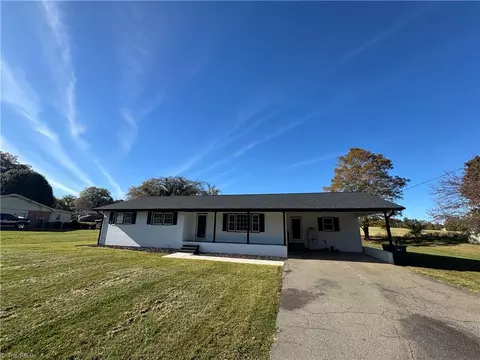 Exterior - 209 Freeman St, Dobson, NC 27017 photo 2 of 11