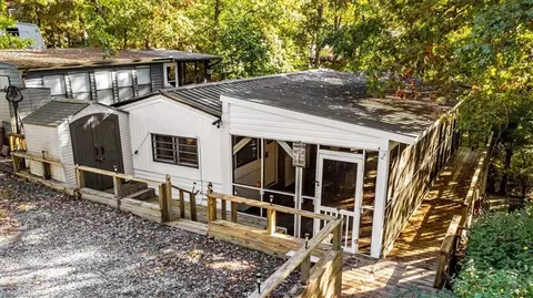 127 Pier Ave, New London, NC 28127