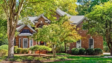 10 Tallowood Ct, Greensboro, NC 27455