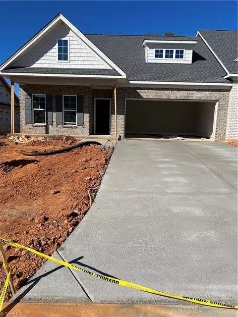 4240 Quartersaw Ln #TH6, Clemmons, NC 27012