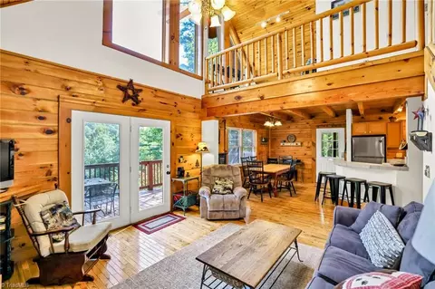 Living - 849 River Ridge Rd, Boone, NC 28607 photo 3 of 4