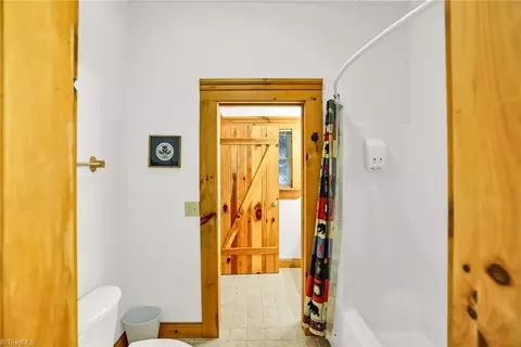 Bath - 849 River Ridge Rd, Boone, NC 28607 photo 3 of 6
