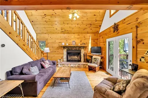 Living - 849 River Ridge Rd, Boone, NC 28607 photo 2 of 4