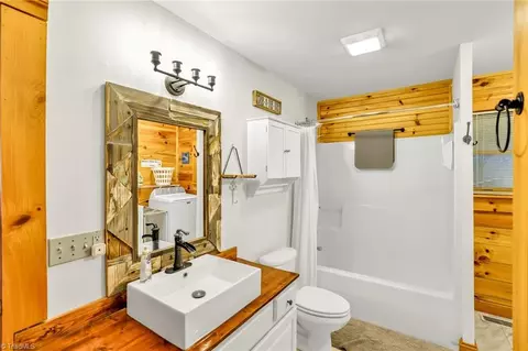 Bath - 849 River Ridge Rd, Boone, NC 28607 photo 1 of 6