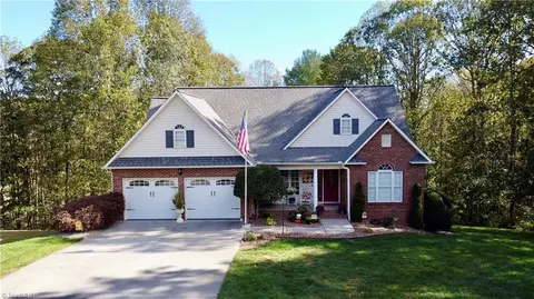 110 Eastridge Ln, Millers Creek, NC 28651