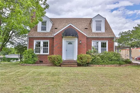 2036 SW 1st Ave, Hickory, NC 28602