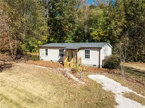 203 Carson Trl, Winston Salem, NC 27107