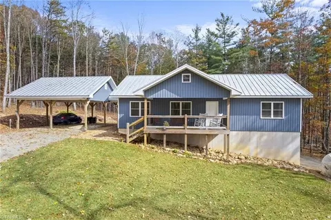 241 Lake Valley Dr, Ennice, NC 28623