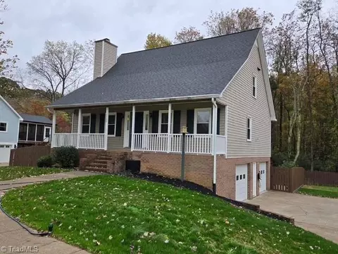 5708 Spice Meadow Ln, Winston Salem, NC 27106