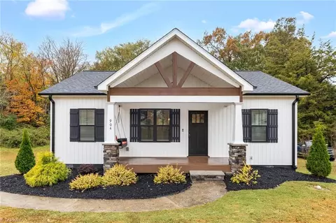 904 Ball Park Rd, Thomasville, NC 27360