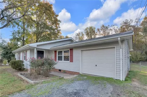 1526 Hampton Ct, Asheboro, NC 27205