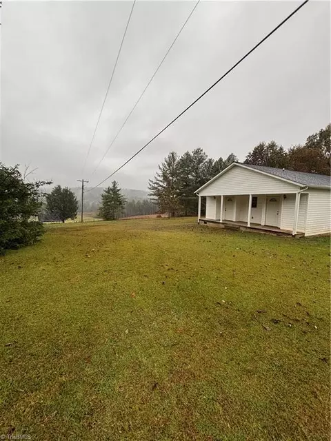 380 Huffman River Ln, Purlear, NC 28665