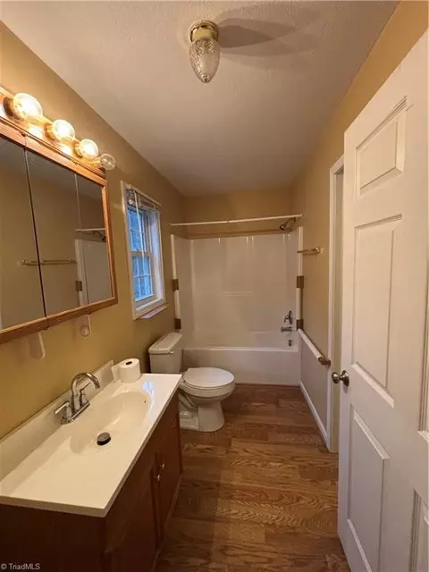 Bath - 380 Huffman River Ln, Purlear, NC 28665 photo 2 of 2
