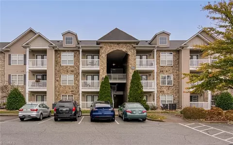 7100 Friendly Ave W #310, Greensboro, NC 27410