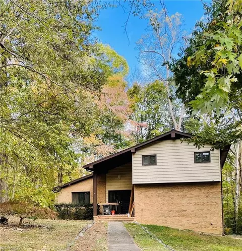 4507 Trailwood Dr, Greensboro, NC 27407