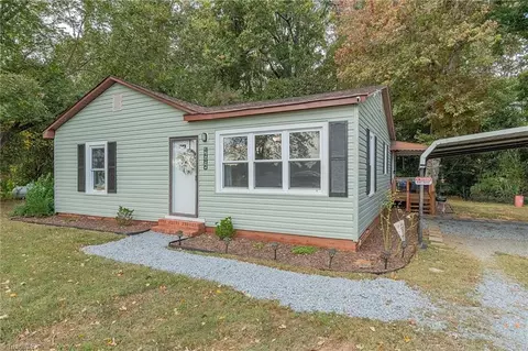 4586 Starmount Rd, Liberty, NC 27298