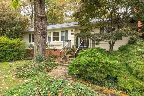 3411 Dogwood Dr, Greensboro, NC 27403